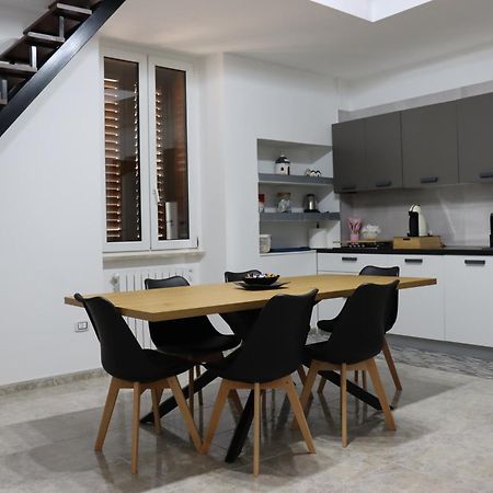 Laviano House Apartment Brindisi Bagian luar foto