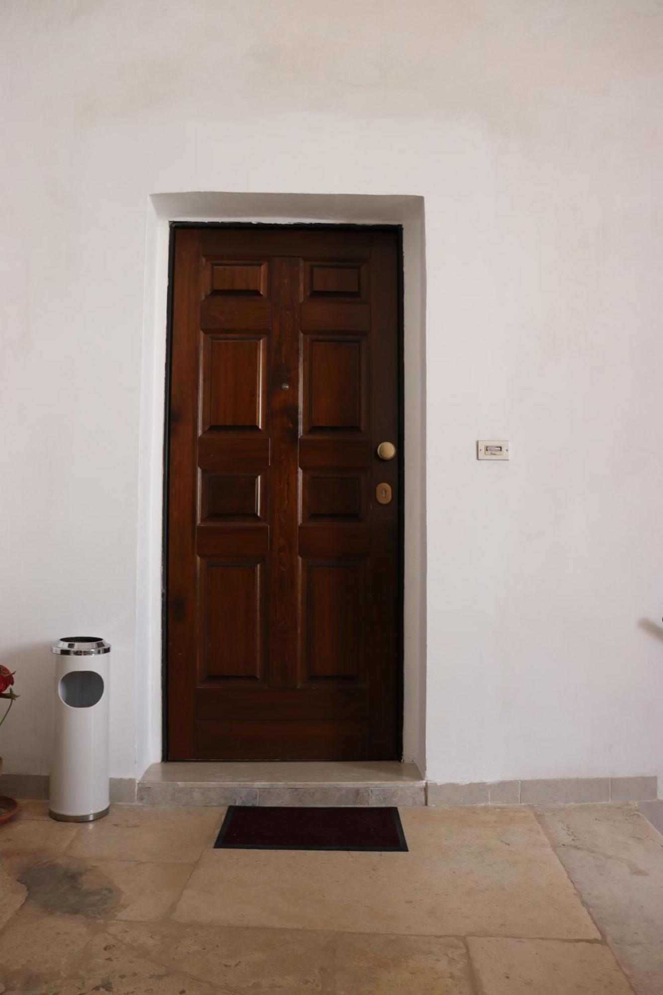 Laviano House Apartment Brindisi Bagian luar foto