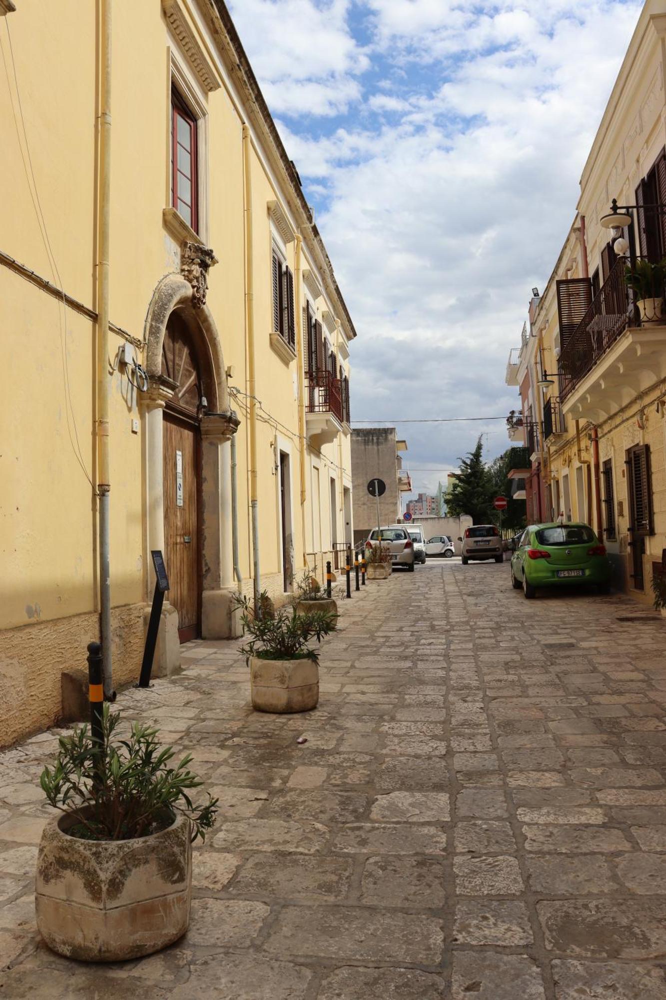 Laviano House Apartment Brindisi Bagian luar foto